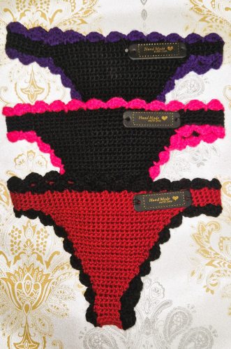 Horgolt könyvjelző - tanga